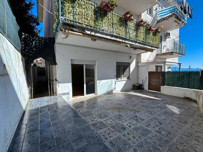 Appartamento trilocale in vendita in Via Gastone Maresca, Gaeta
