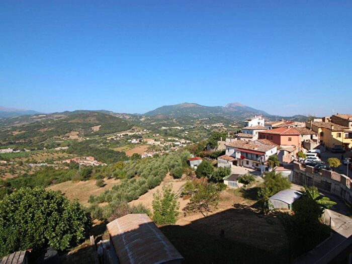 Appartamento quadrilocale in vendita in Localita' Rocciano, Teramo