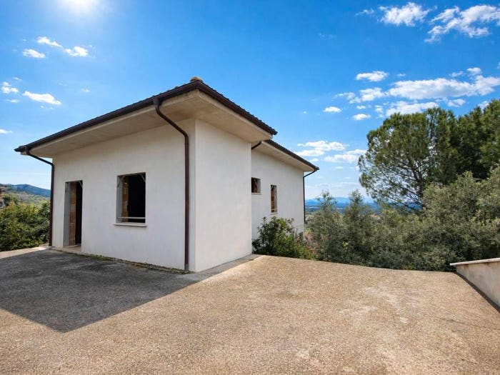 Casa trilocale in vendita in Via Giordano Bruno, Primecase, Fara in Sabina