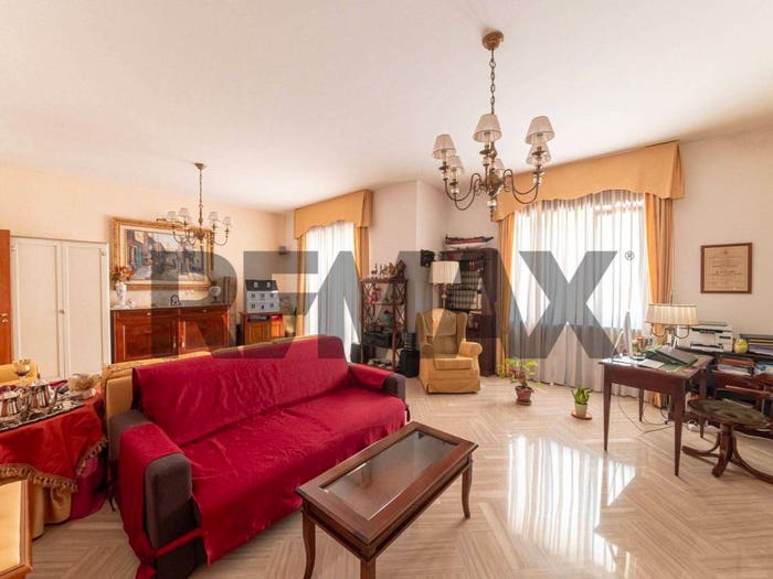 Appartamento con 6 locali in vendita in Via Carlo Santoro, Centro, Cava de' Tirreni