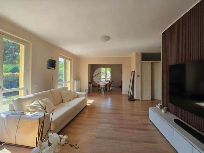 Casa quadrilocale in vendita in Strada Comunale Balbi, Centro, Castiglione Tinella