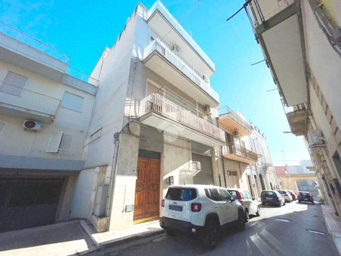 Appartamento trilocale in vendita in Via Abate Fornari, Centro, Canosa di Puglia