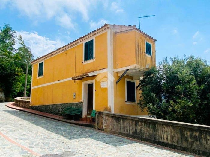 Appartamento bilocale in vendita in Via Michele Bianchi, Centro, Belmonte Calabro