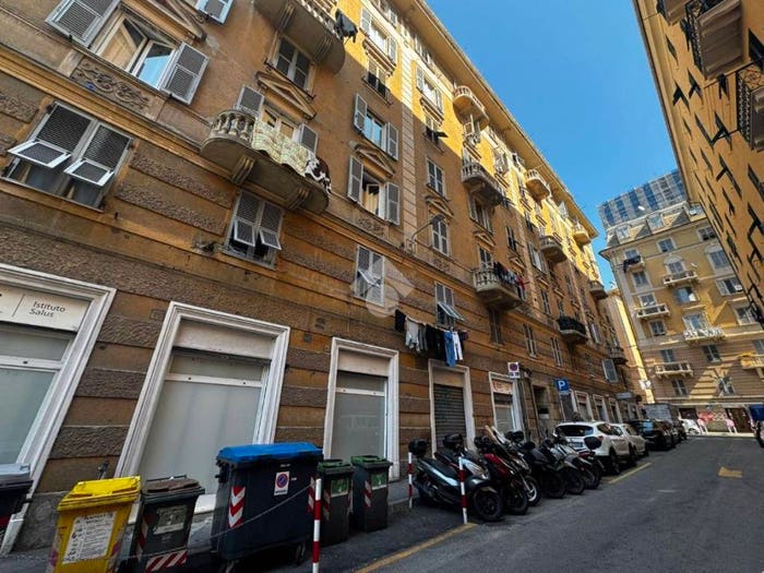 Appartamento quadrilocale in vendita in Via Cesare Dattilo, Sampierdarena, Genova