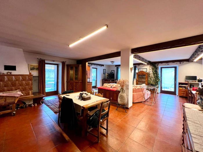 Appartamento con 5 locali in vendita in Via al Castello, Romeno
