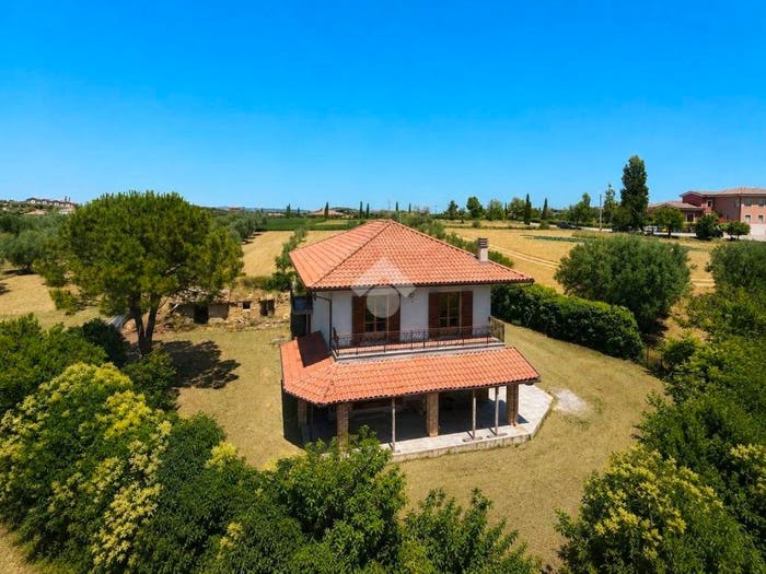 Casa quadrilocale in vendita in Contrada Colle Santa Maria, Mosciano Sant'Angelo
