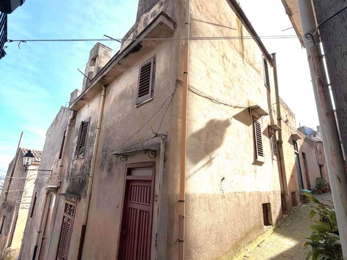 Casa quadrilocale in vendita in Via Smeriglio, Giuliana