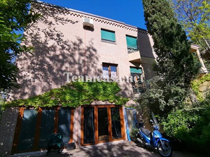 Casa con 6 locali in vendita in Ledimar Baratoff, Pesaro