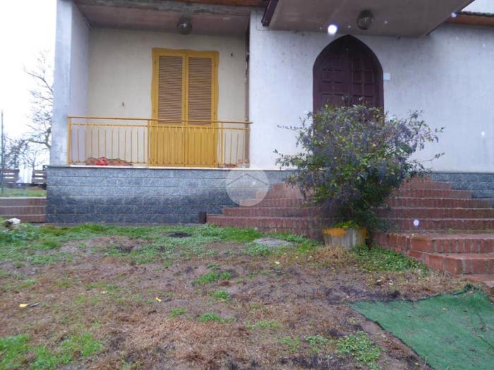 Appartamento quadrilocale in vendita in Via Valloni, Arena Po