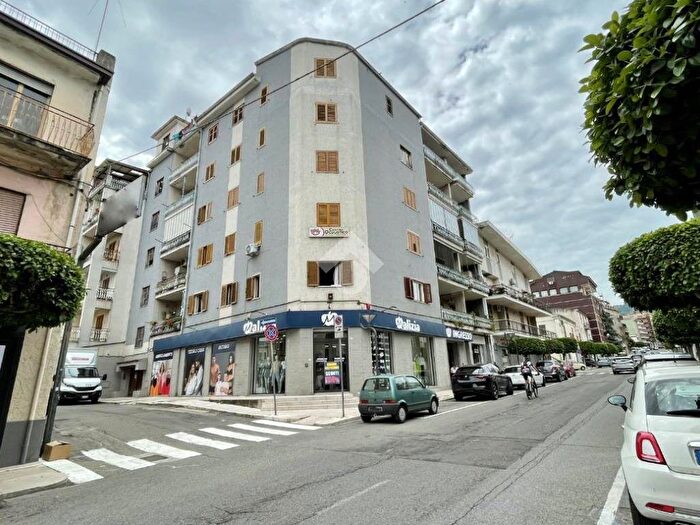 Appartamento con 5 locali in vendita in Viale Regina Margherita, Rossano Stazione, CoriglianoRossano