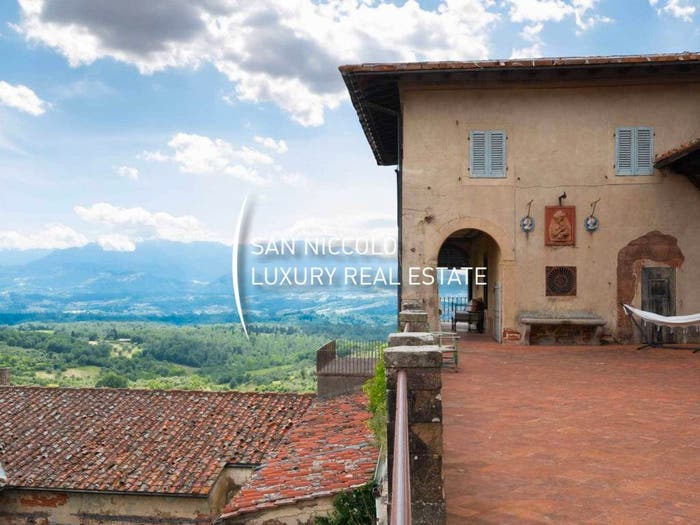 Casa con 6 locali in vendita in Località Trana, Reggello