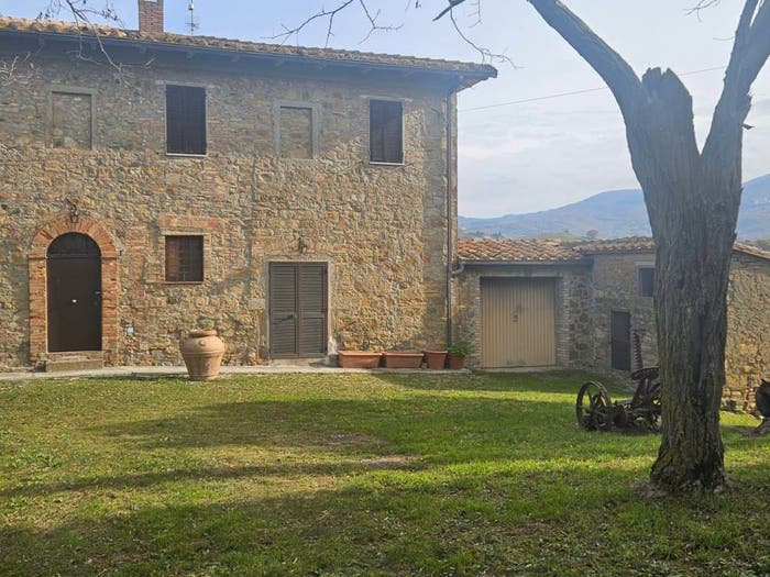 Casa con 6 locali in vendita in Via Roma, Centro, Cinigiano
