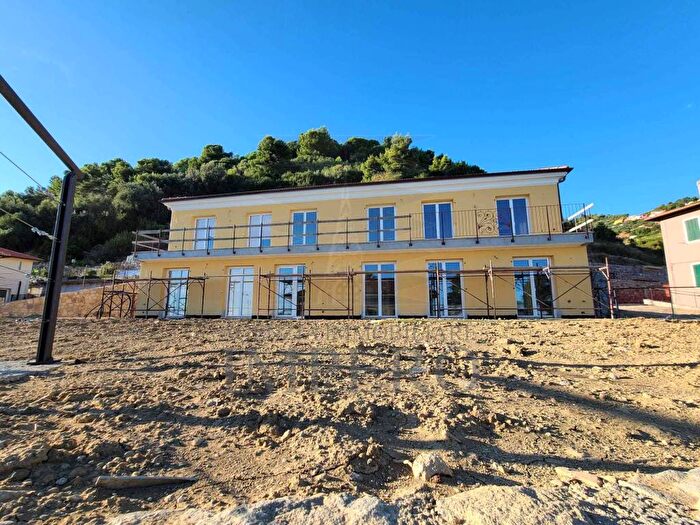 Appartamento trilocale in vendita in Corso Nizza, Latte Ville, Ventimiglia