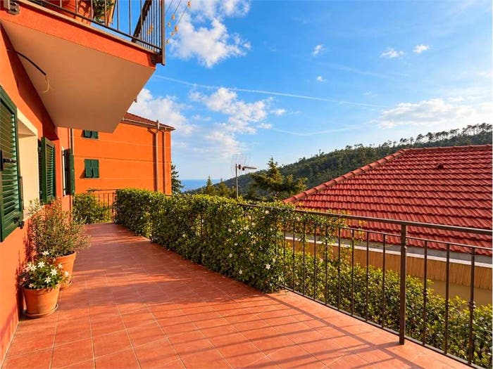 Appartamento trilocale in vendita in Pratozanino, Cogoleto