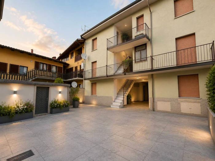 Casa con 6 locali in vendita in Via Giosuè Carducci, Centro, Albino