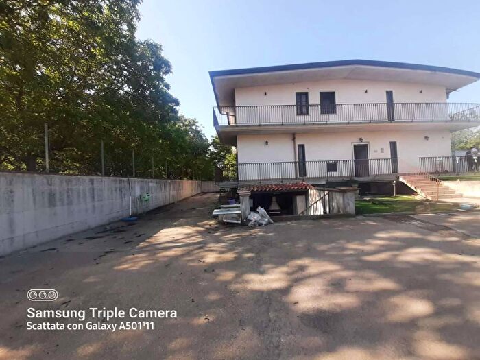 Casa con 15 locali in vendita in Via San Vito Scisciano, Marigliano