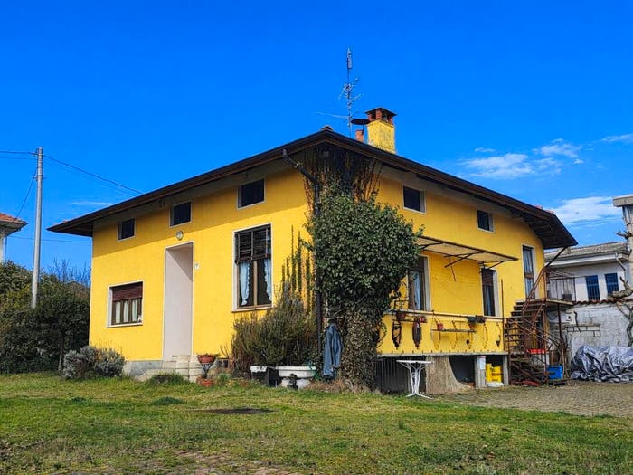 Casa quadrilocale in vendita in Strada dei Passeri, Chiavazza, Biella
