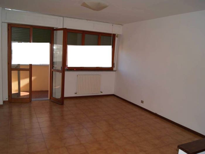 Appartamento quadrilocale in vendita in Via Goito, Goito Montebello, Livorno