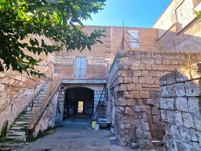 Casa con 5 locali in vendita in Via Taranto, Mondragone