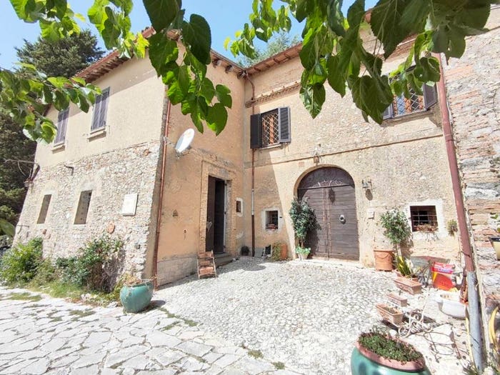 Casa con 6 locali in vendita in Località Torricchia, Rocca Sinibalda