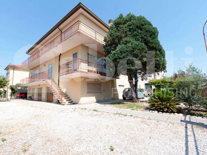 Casa con 6 locali in vendita in Via Parini, Centro, Mogliano Veneto