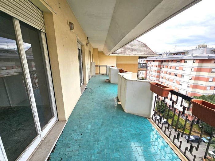 Appartamento quadrilocale in vendita in Piazzale dei Glicini, Pegli, Genova