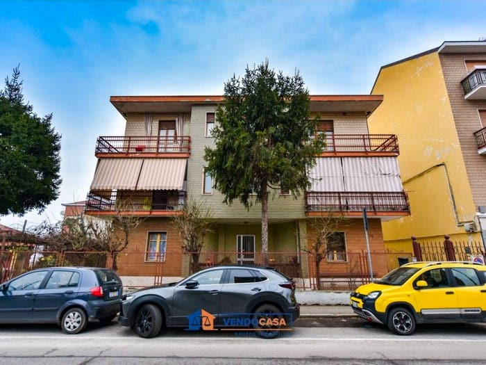 Appartamento trilocale in vendita in Strada Genova, Nasi, Moncalieri