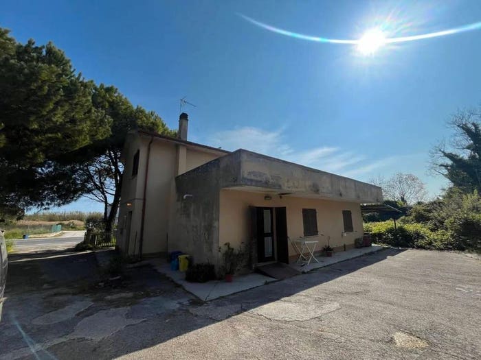 Casa con 6 locali in vendita in Via Litoranea, Mondolfo