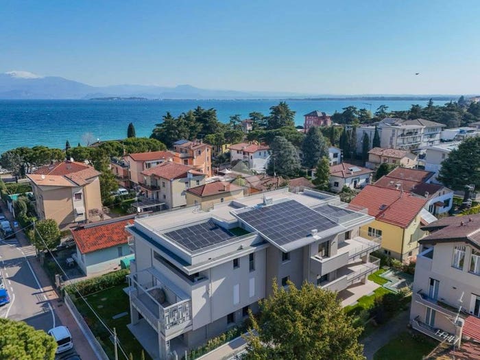 Appartamento trilocale in vendita in Via Sirmione, Desenzano Centro, Desenzano del Garda