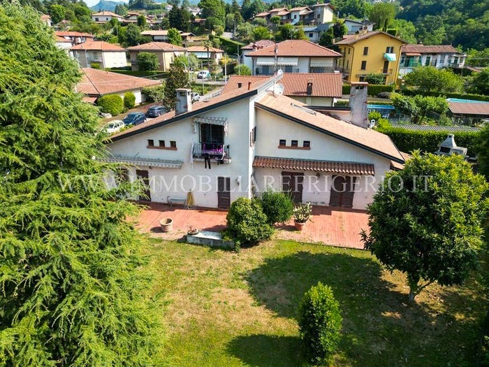 Casa con 5 locali in vendita in via Europa, Caprino, Caprino Bergamasco
