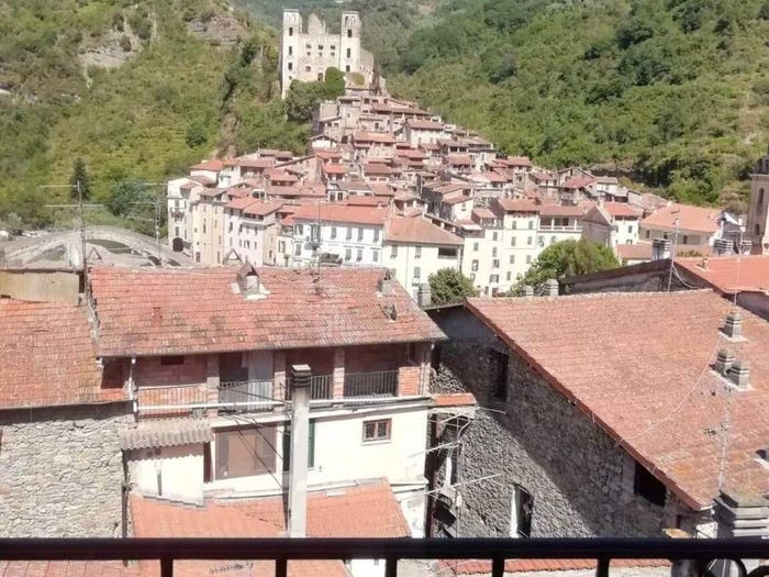 Appartamento bilocale in vendita in Via Provinciale, Dolceacqua