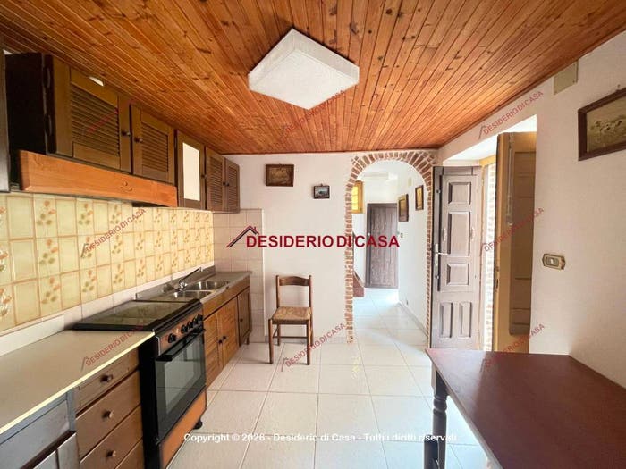Casa bilocale in vendita in Via Roma, Centro, Piraino