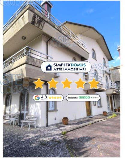 Casa con 6 locali in vendita in Piazza Giovanni Giolitti, San Rocco, Larciano