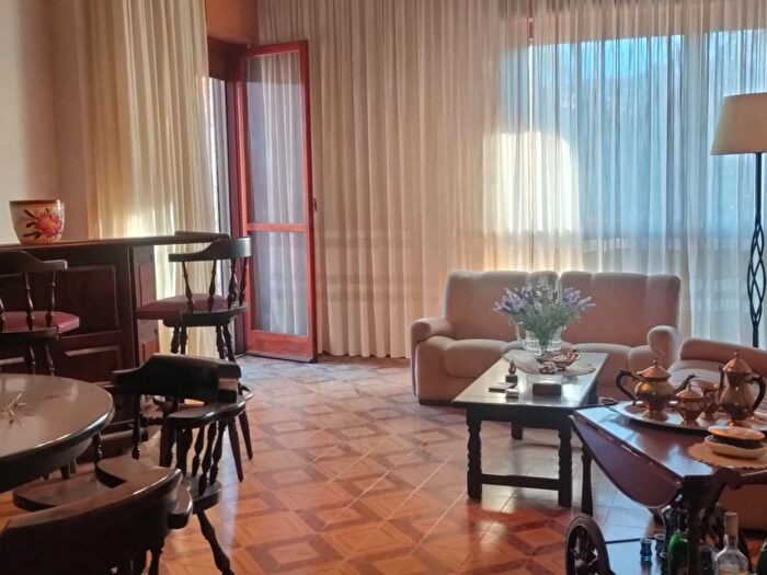 Appartamento con 6 locali in vendita in Viale Giuseppe De Vito, Poggio Mirteto