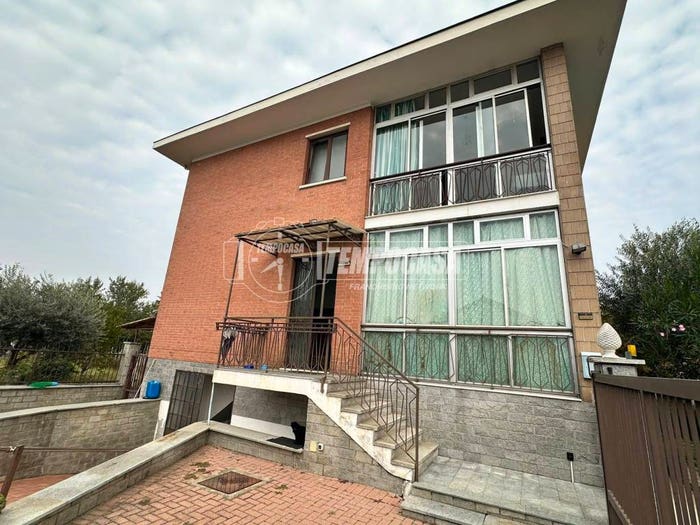 Appartamento quadrilocale in vendita in Strada della Barberina, Falchera, Torino