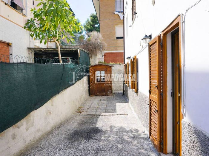 Appartamento trilocale in vendita in Via A Maggini, Palombare, Ancona