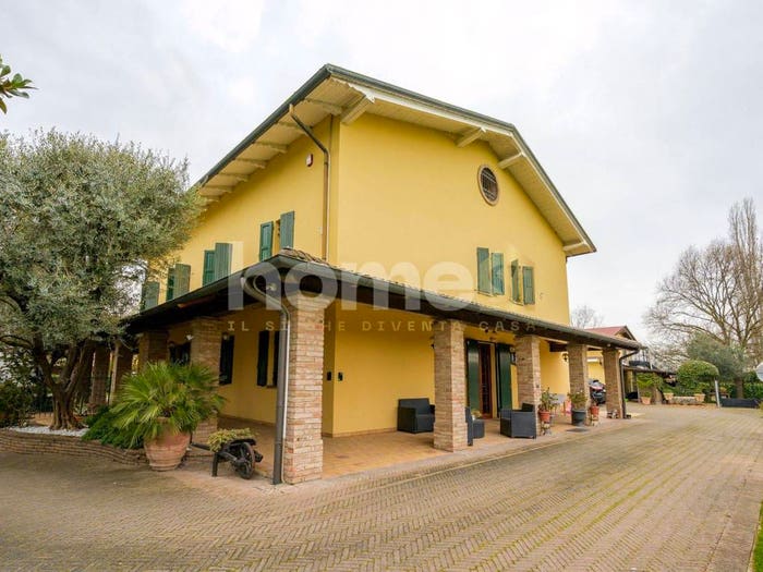 Casa con 6 locali in vendita in Via Pietro Giardini, Baggiovara, Modena
