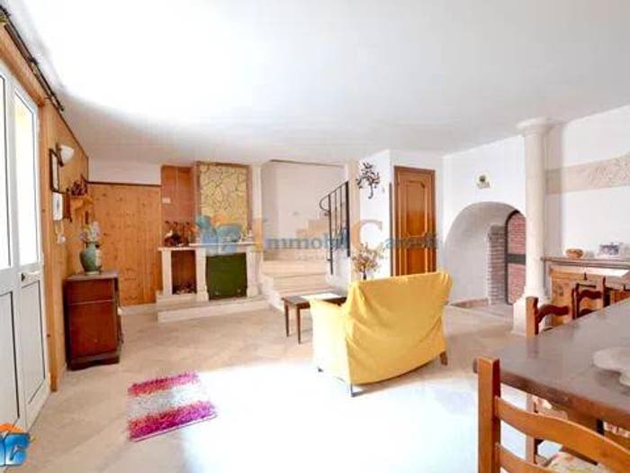 Appartamento trilocale in vendita in Via Di Belmonte, Arsoli