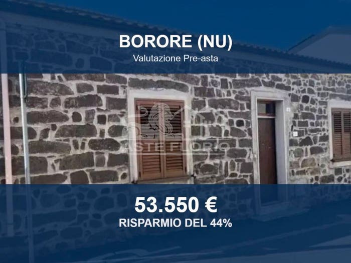 Casa con 6 locali in vendita in Via Iosto, Borore