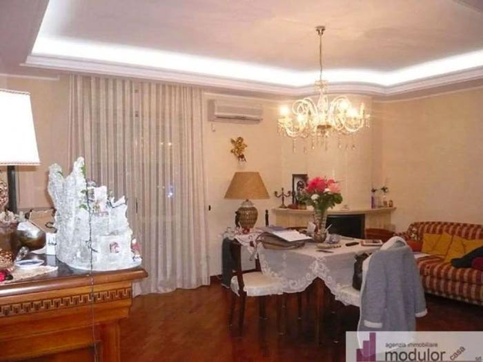 Appartamento con 5 locali in vendita in Via Monsignor Armando Fares, Santa Maria, Catanzaro