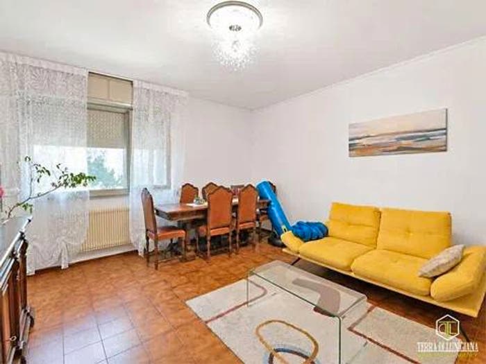 Appartamento con 6 locali in vendita in Via Manfredo Giuliani SNC, Centro, Pontremoli