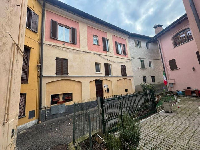 Appartamento con 5 locali in vendita in Via Mina, Centro, Lavena Ponte Tresa