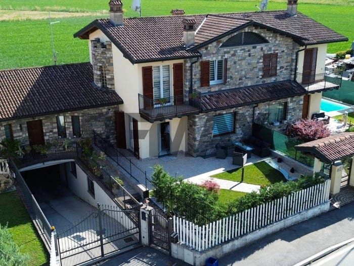 Casa quadrilocale in vendita in VIA PONTOGLIO, Palosco