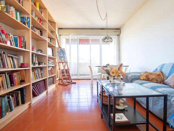 Appartamento trilocale in vendita in Via Carlo Linneo, Rivarolo, Genova