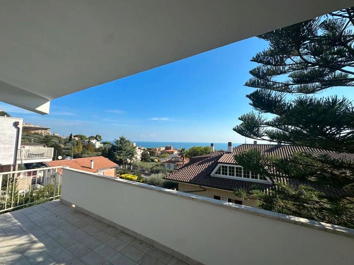 Casa con 6 locali in vendita in Via Ottaviani, Centro, Grottammare
