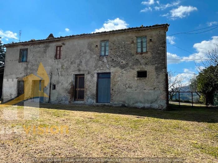 Casa con 6 locali in vendita in Frazione Magnadorsa, Arcevia