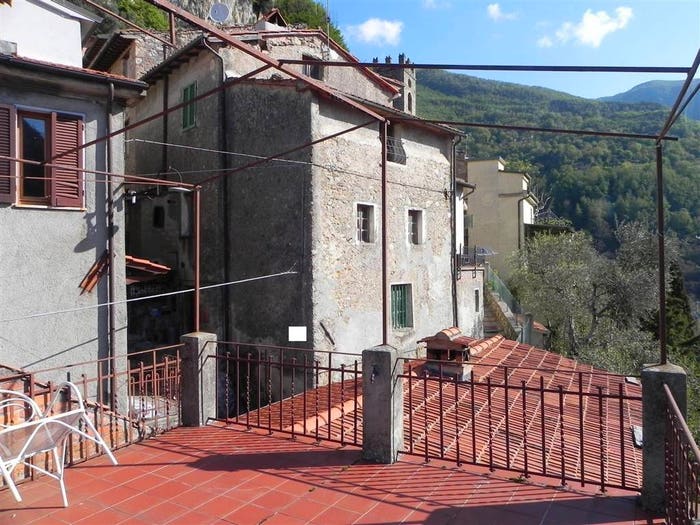 Casa con 6 locali in vendita in Camaiore Paese, Camaiore