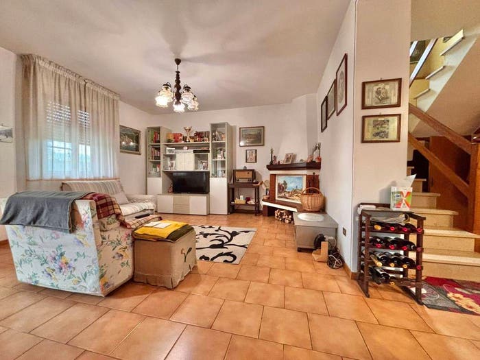 Casa con 6 locali in vendita in Via Vecchia Pesciatina, San Vito, Lucca
