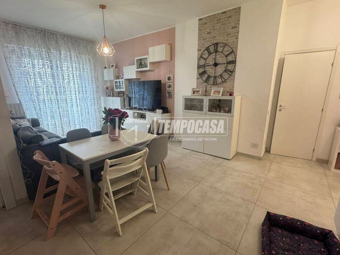 Appartamento trilocale in vendita in Via Salvo D'Acquisto, Baranzate
