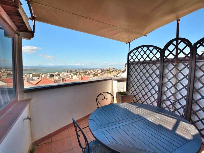 Casa con 6 locali in vendita in Piazza Carlo Alberto, Castello, Cagliari